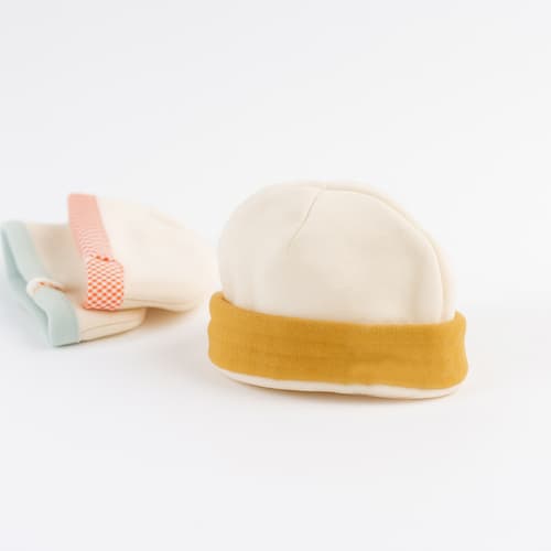 Newborn Hat in Organic Cotton - Honey